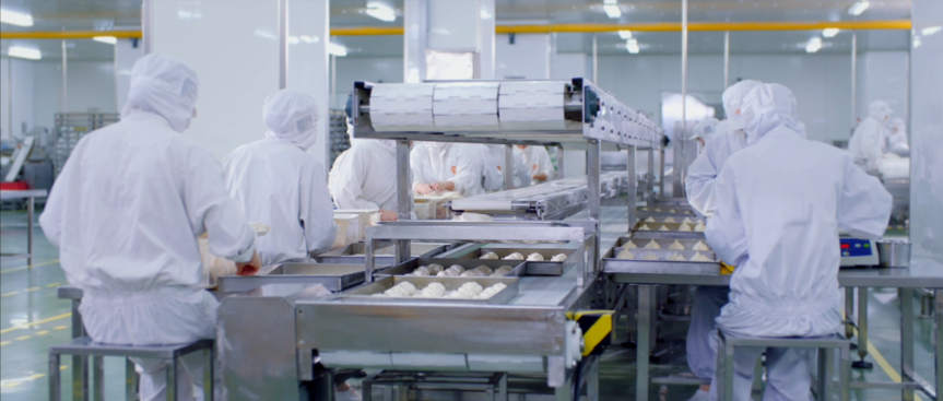 為保證標準化,規?；a,巴比食品花重金在上海建成透明中式面點生產